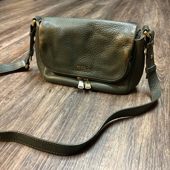Fossil Leather Crossbody Purse - forest green leather, gold hardware. - Picture 2 of 14